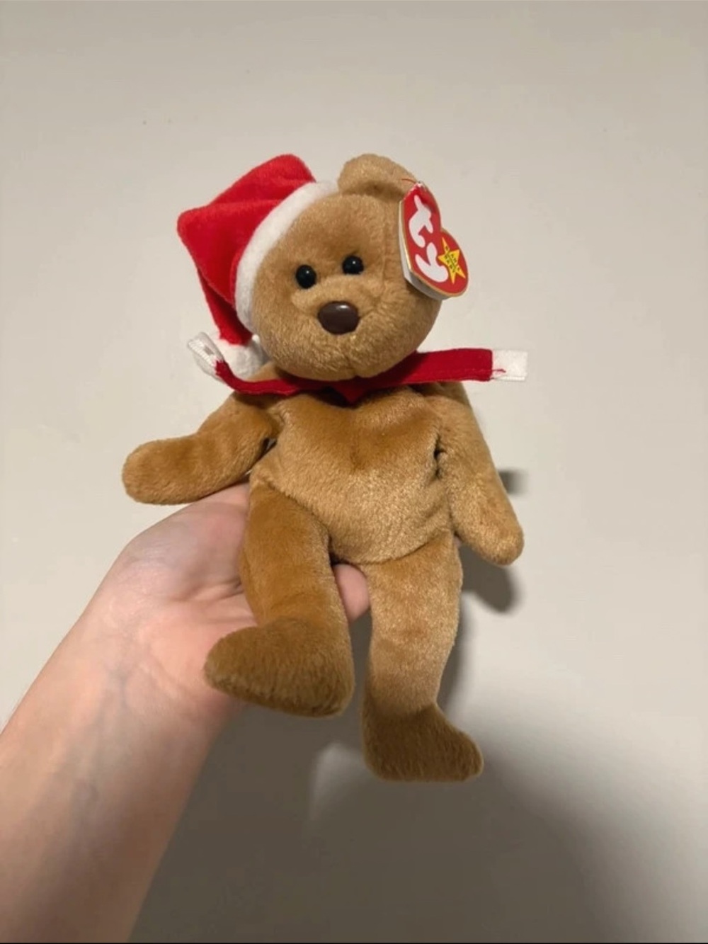 Beanie Babies - 1997 Teddy w/ Santa hat